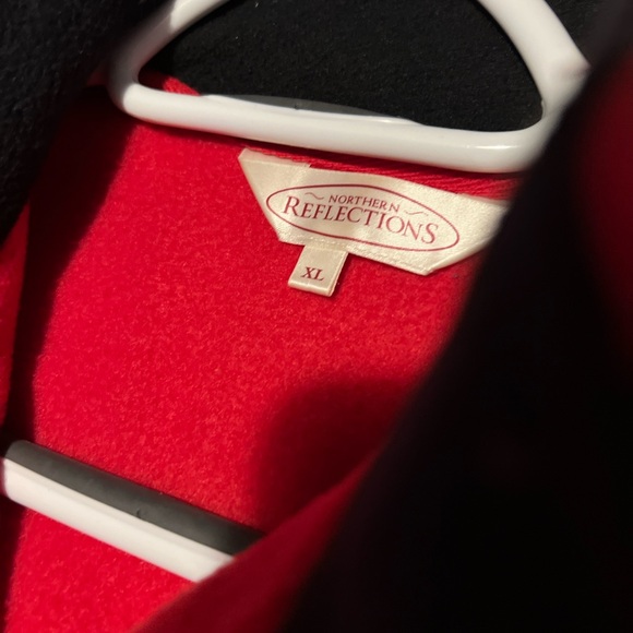 Northern Reflections Embroidered Red Vest XL - Picture 2 of 12